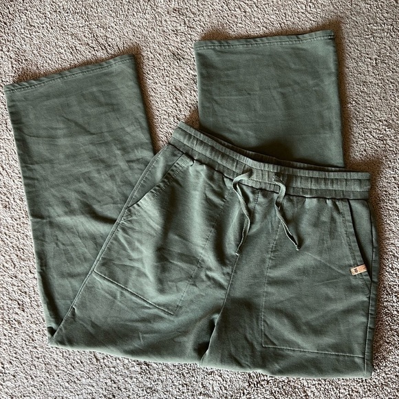 Ten Tree French Terry Cropped Wide Leg Sweatpant Olive Green - Picture 5 of 11